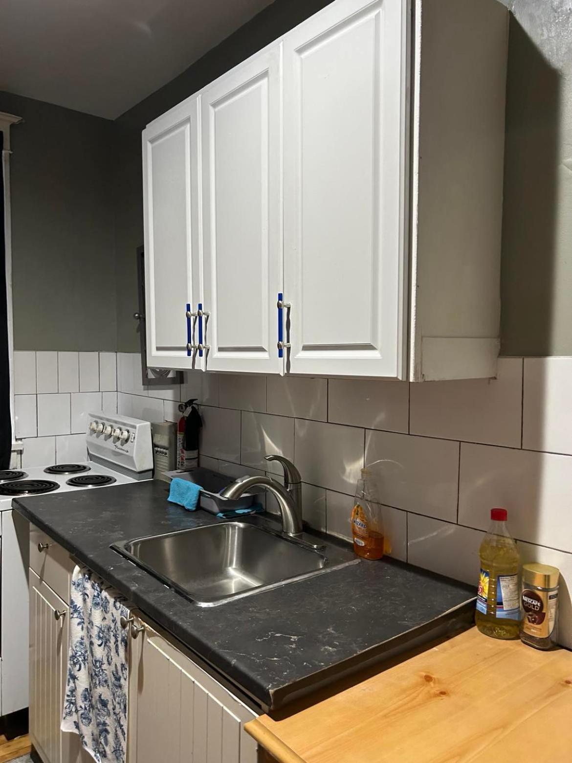 Maryland Homestay In Winnpeg Downtown Γουίνιπεγκ Δωμάτιο φωτογραφία